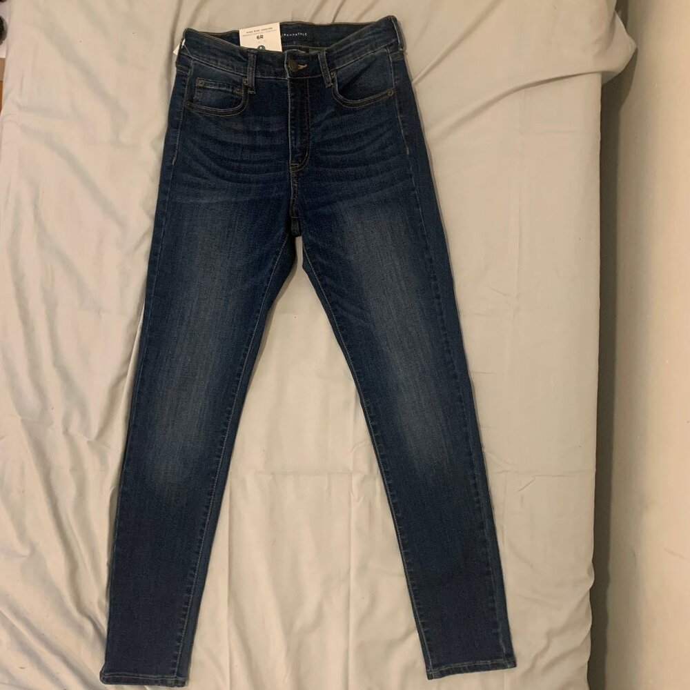 Brand New w/tag Aeropostale High Rise Dark Wash Jeggings(6R) - Picture 3 of 4